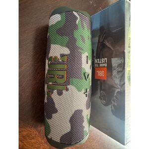 JBL FLIP 7 Portable Bluetooth Speaker Camo Green NEW